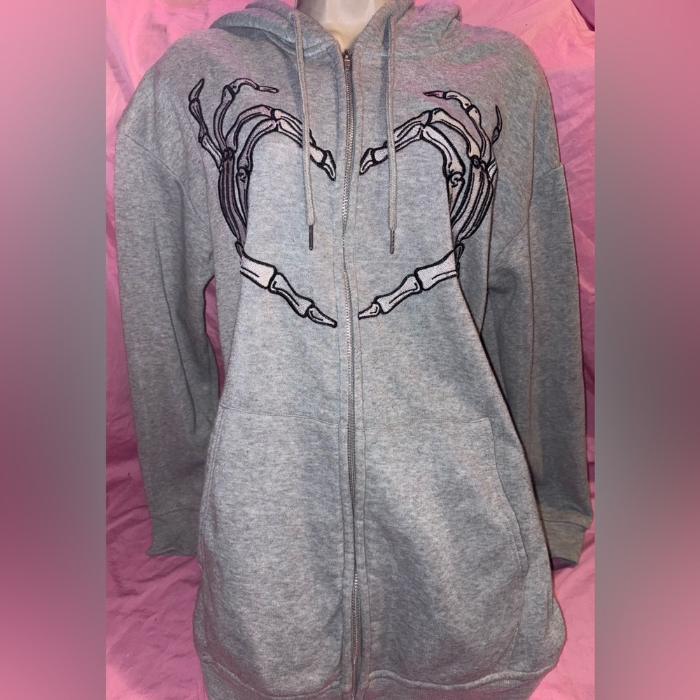 Skeleton hand heart gray hoodie size XL